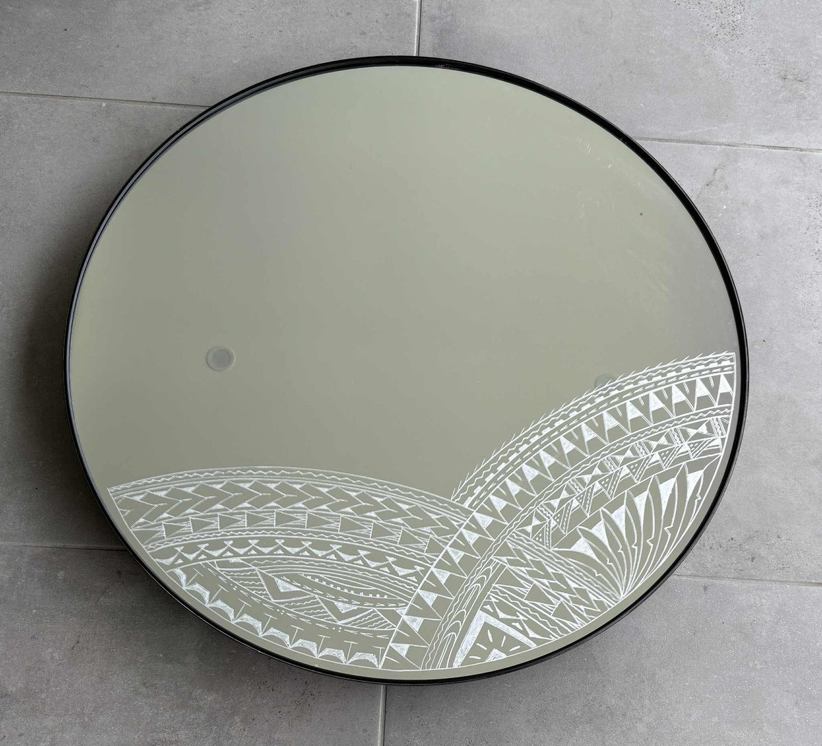 Hori.Inc Mirror Pasifika, 80cm round, hand-engraved Pasifika band