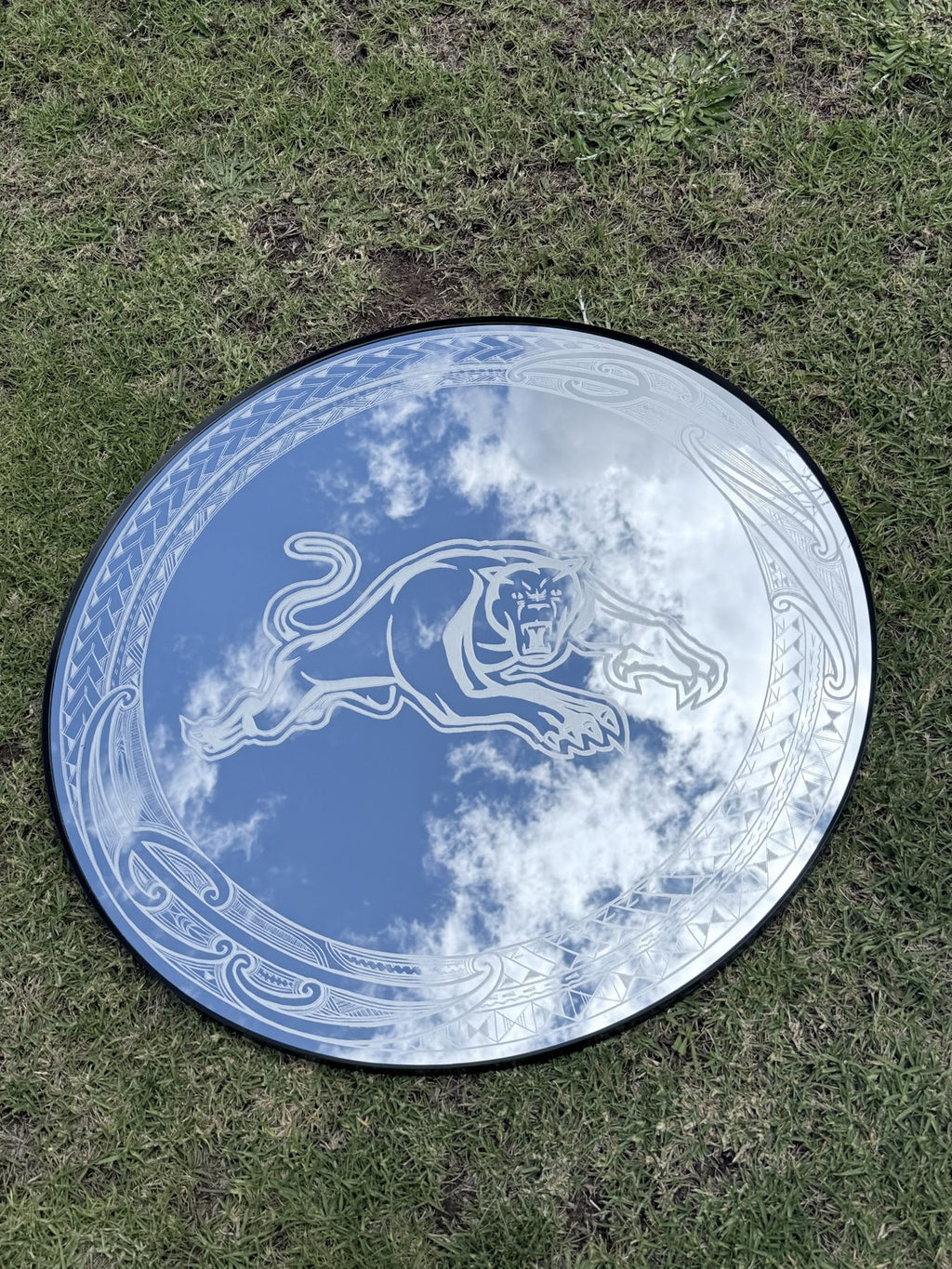 Hori.Inc Panther Mirror, hand-engraved panther on a round mirror