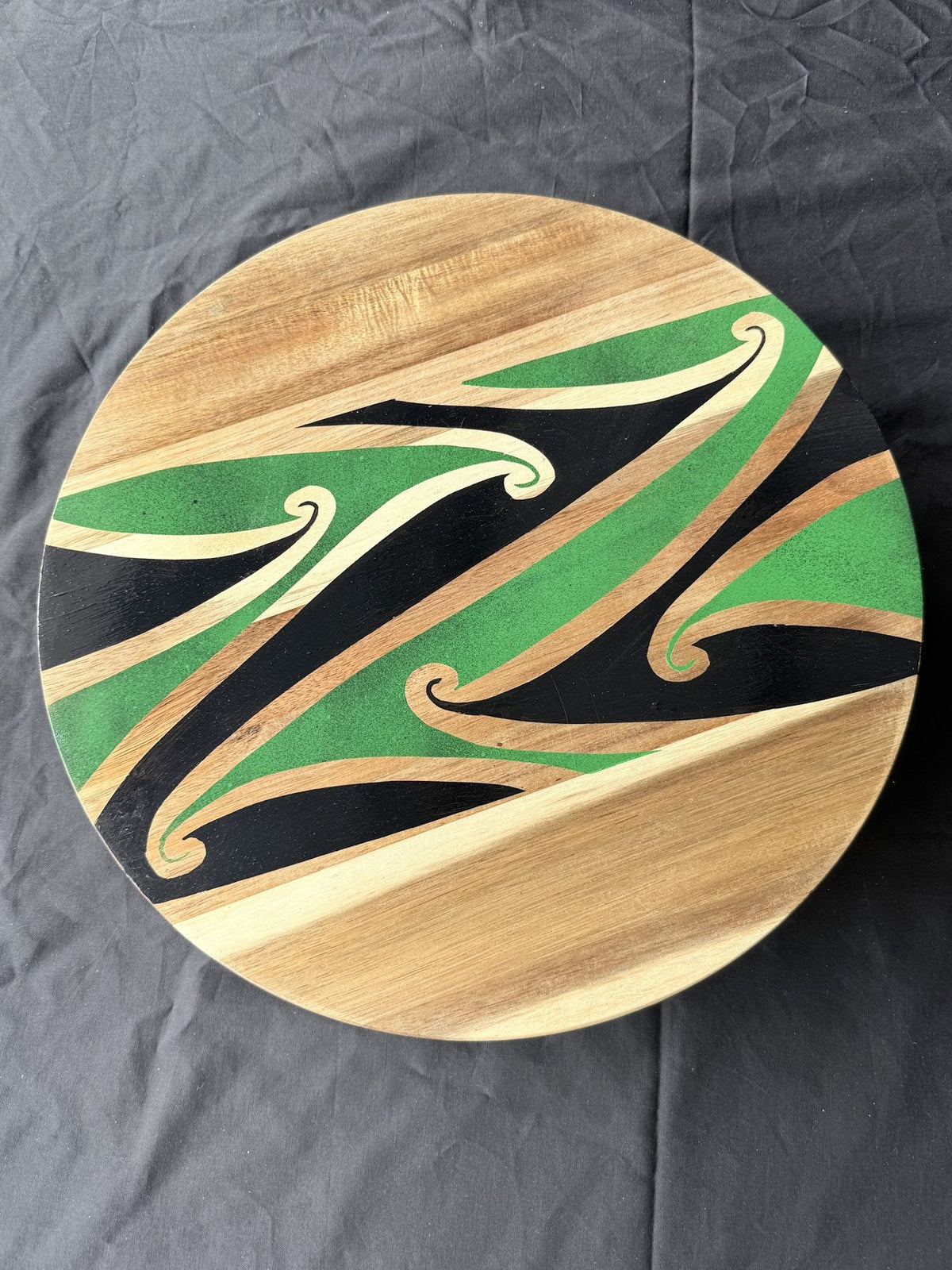 Hori.Inc small lazy Susan, green resin kōwhaiwhai curls across the centre