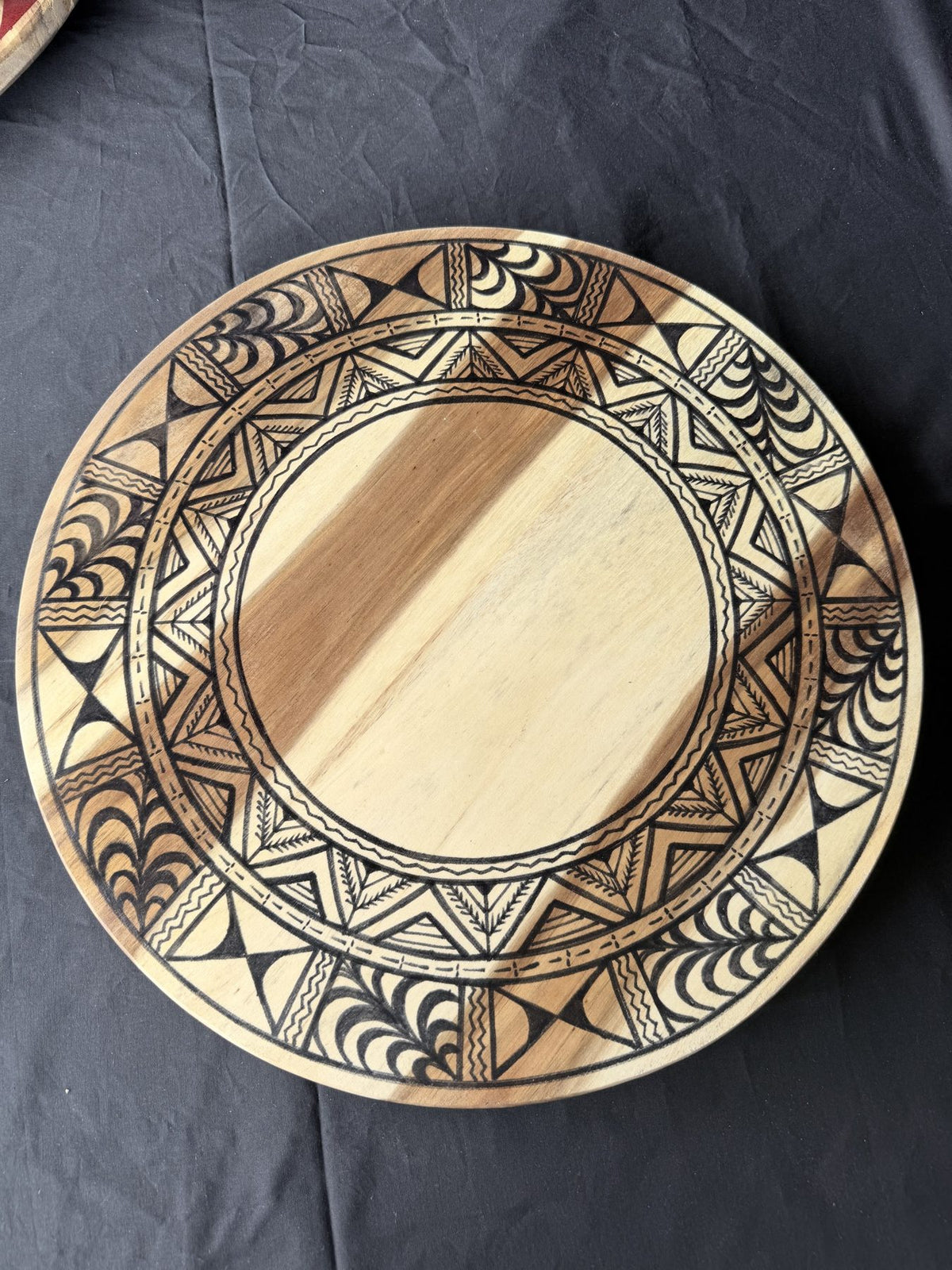 Hori.Inc small lazy Susan, hand-painted Pasifika round border